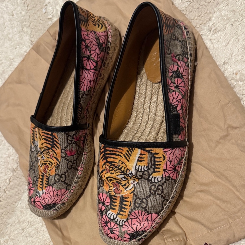 Gucci Espadrilles with Tiger Motif in Pink and Brown